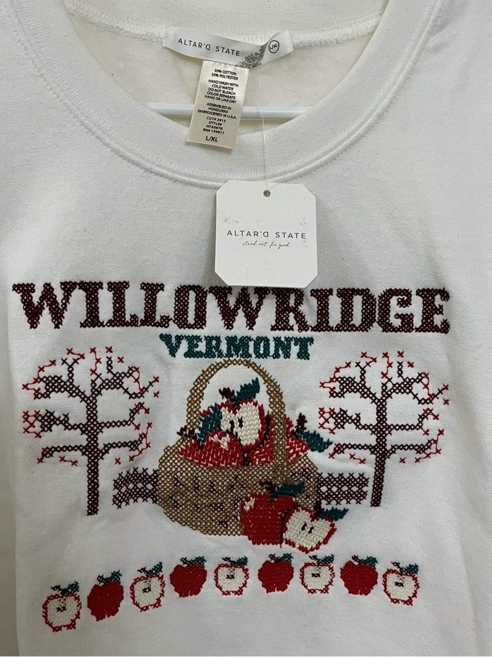 NEW Altar’d State Willowridge Vermont Embroidered Sweatshirt Size M/L & L/XL NWT - Picture 11 of 13